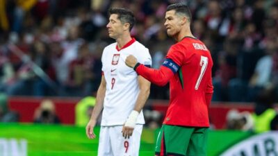 Ronaldo Gebrak Pasar, Minta Al Nassr Datangkan Lewandowski!