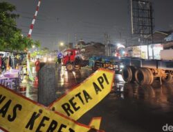 Tragedi Menyedihkan: Detik-detik KA Harina Tabrakan Keras dengan Truk Trailer di Semarang
