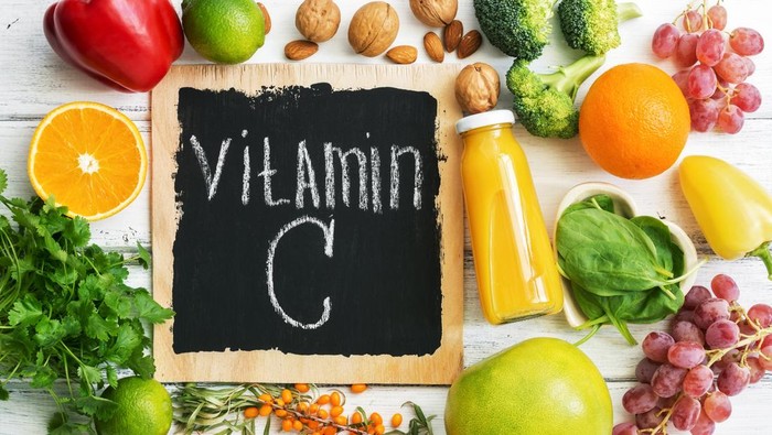Minum Vitamin C Saat Banyak Orang Sakit, Apakah Perlu?