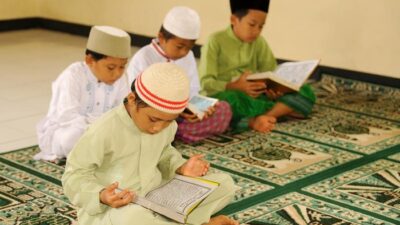 **”Menatap Masa Depan Pesantren: Dari Polemik Ke Peran Strategis”**