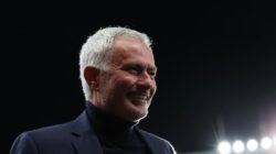 “Mourinho Pantang Panik: Kunci Sukses di Bawah Tekanan”
