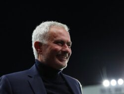 “Mourinho Pantang Panik: Kunci Sukses di Bawah Tekanan”