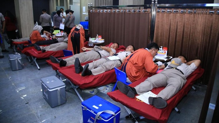 Divisi Humas Polri Gelar Donor Darah, Solidaritas Masyarakat Jelang Hari Jadi ke-74