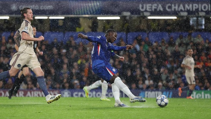 Chelsea Vs Ajax: The Blues Dominate 4-1 in First Half, Stunning Performance Unleashed!