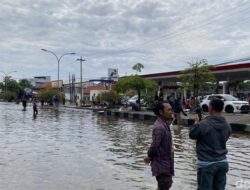 Banjir Jalur Pantura Semarang Makin Parah, Kendaraan Tak Bisa Melintas – Update 1
