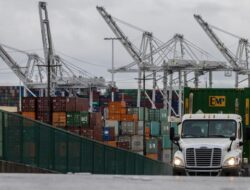 Babak Baru Perang Dagang: Ketika Dunia Terjebak di Antara Dua Raksasa – Update 1