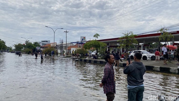 Banjir di Semarang Tak Kunjung Surut, 2 Pompa Penyedot Mati, Warga Terancam Krisis Air