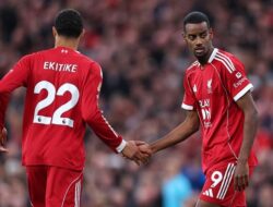 **Ekitike dan Isak, Duo Liverpool Menanti Klop di Liga Champions**