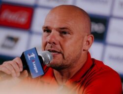 Pelatih Belanda Bali United: Dari Skuter Matic ke Sukses di Lapangan!