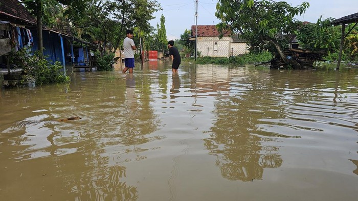 Hujan Deras Berjam-jam, Warga Pati Jateng Terancam Banjir Subuh