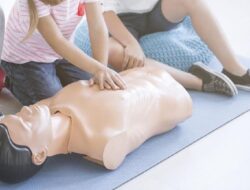 Jangan Salah! Ini Cara Tepat Menolong Pasien Henti Jantung yang Bisa Menyelamatkan Hidup!