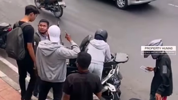 3 Debt Collector Viral Rebut Motor Wanita di Jakbar, Polisi Dibekuk!