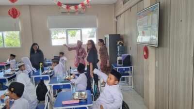 Ibu Negara Brasil Janja Lula da Silva Tinjau Pemenuhan Gizi di Jaktim, Saksikan Siswa Nikmati Makanan Gratis