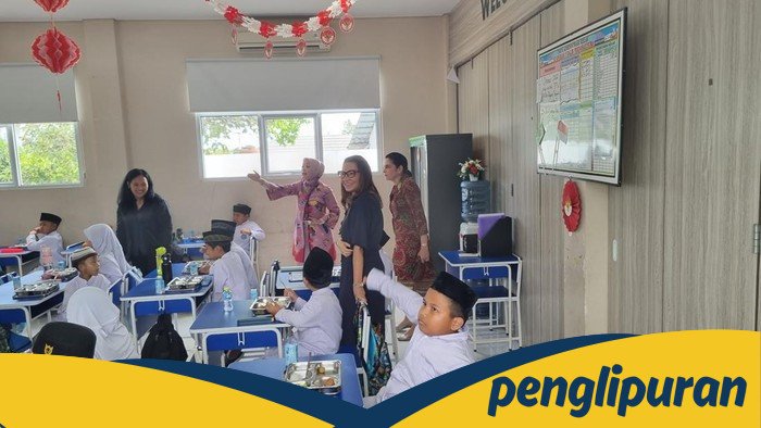 Ibu Negara Brasil Janja Lula da Silva Tinjau Pemenuhan Gizi di Jaktim, Saksikan Siswa Nikmati Makanan Gratis