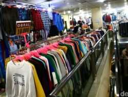 Pramono Dukung Purbaya: Impor Baju Bekas, Merugikan Siapa?