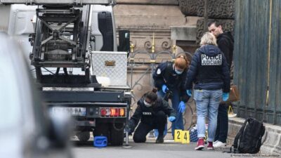 Pencuri Perhiasan Museum Louvre Tinggalkan Ratusan Jejak DNA – Update 1