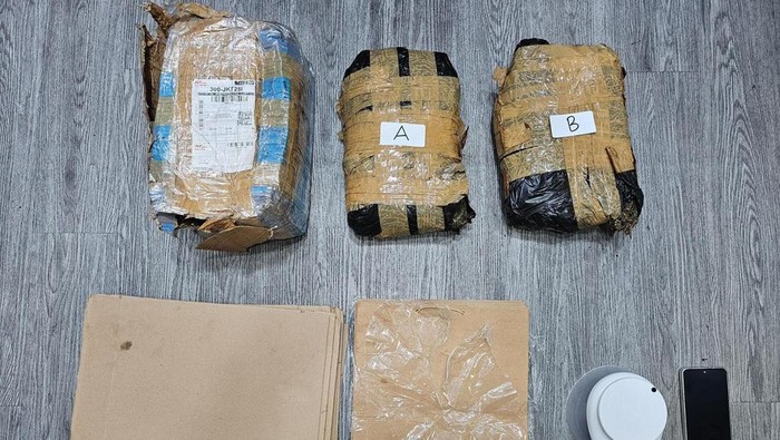 2,1 Kg Ganja Ditemukan, Pengedar Narkoba Diringkus di Jembatan Besi Jakbar!
