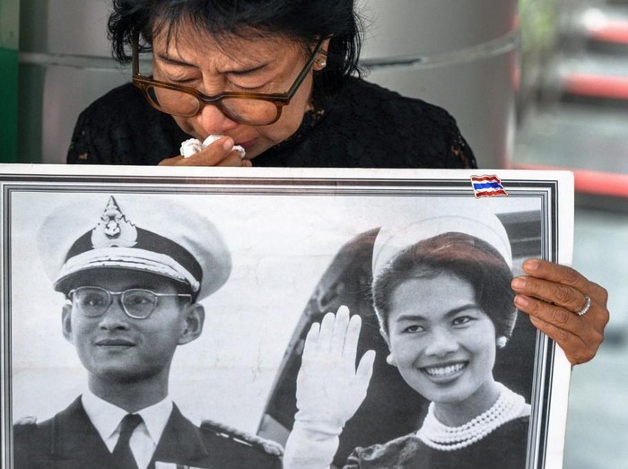 Warga Thailand Beri Penghormatan Terakhir untuk Ibu Suri Sirikit, Dukung Raja Muda dalam Zaman Baru