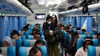 “Kereta Tambahan November 2025: Solusi Transportasi atau Tantangan Logistik?” #TransportasiInovatif #LogistikTerbaru