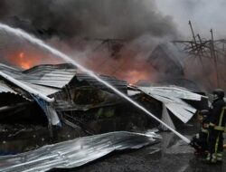 **Rusia Launch Drone dan Rudal ke Ukraina, 4 Tewas dan 20 Terluka di Kyiv**