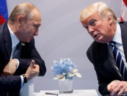 Trump: “Tidak Ada Waktu untuk Putin Tanpa Solusi Ukraina”