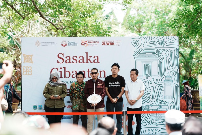 Menbud Resmikan Monumen Simbolis Jalur Masuk Cornelis de Houtman Di Banten Lama