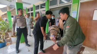 2 Hidup Berhenti Saat Bus Terguling di Tol Batang: Ibu-Anak Meninggal Dunia