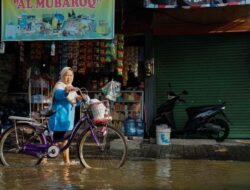“Luthfi Minta BPBD Jateng Stanby 1 X 24 Jam Cek Korban Banjir Semarang-Demak: Warga Harap Solusi Darurat”