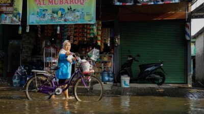 “Luthfi Minta BPBD Jateng Stanby 1 X 24 Jam Cek Korban Banjir Semarang-Demak: Warga Harap Solusi Darurat”