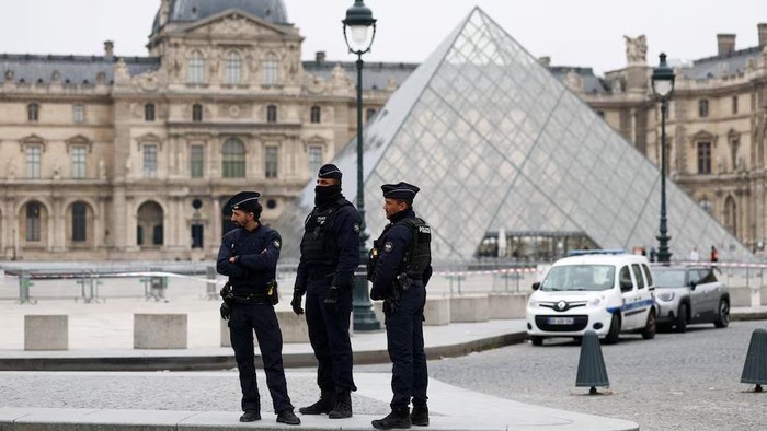 **Dunia Hari Ini: Tersangka Pembobol Museum Louvre Ditangkap, Senilai $102 Juta!**