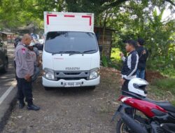 Sopir Mobil Curian Depok Kabur Naik Motor, Warga Shocked!