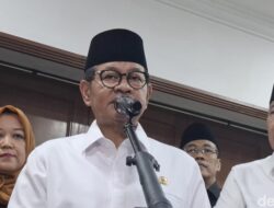 “Pramono Soroti Bus Transjakarta Parkir Sembarangan di Blok M: Masalah Transportasi yang Tak Teratasi!”