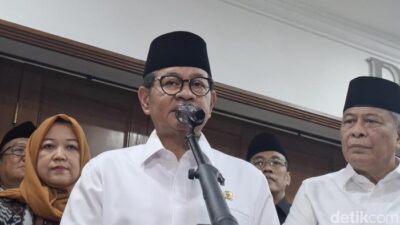 “Pramono Soroti Bus Transjakarta Parkir Sembarangan di Blok M: Masalah Transportasi yang Tak Teratasi!”