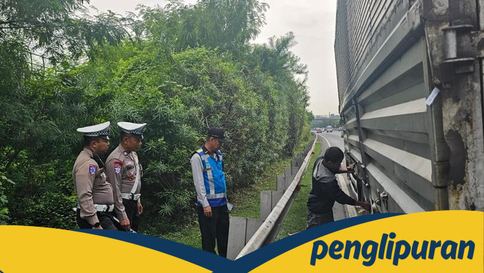 Truk Terbakar di Tol Cawang Jakarta, Diduga Akibat Panas dari Pengereman - Update 1