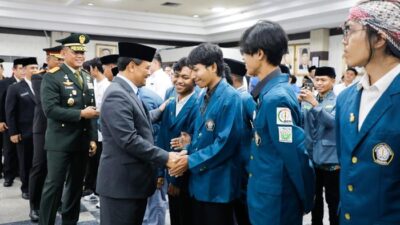 [Ahmad Luthfi Ajak Pemuda Jateng Berkontribusi dalam Pembangunan Daerah: Kuncinya ada di Generasi Muda!]
