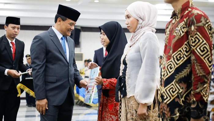 Gubernur Jateng: Pemuda Harus Turut Menyusuri Jejak Pendahulu untuk Masa Depan yang Lebih Baik