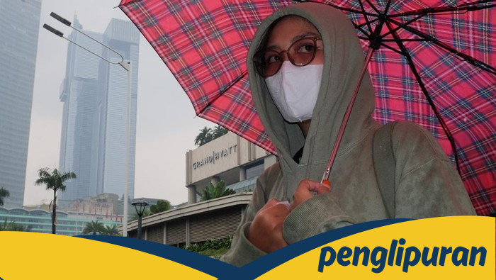 Air Hujan di Jakarta Terkontaminasi Mikroplastik, Menkes Instruksikan Pakai Masker