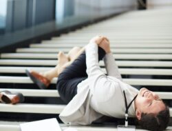 “Gen Z, Kenali 5 Penyebab Lutut Nyeri yang Mungkin Tidak Kamu Ketahui!”