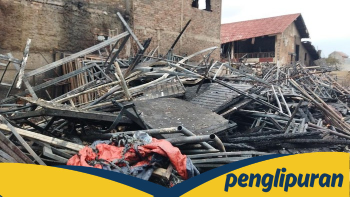 Detik-detik Kebakaran Guncang Gudang Dekorasi Pesta di Jaktim: Tragedi yang Tidak Terduga