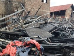 Detik-detik Kebakaran Guncang Gudang Dekorasi Pesta di Jaktim: Tragedi yang Tidak Terduga