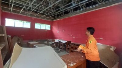 Atap SD di Tenjo Bogor Ambruk, Diterjang Angin Kencang!