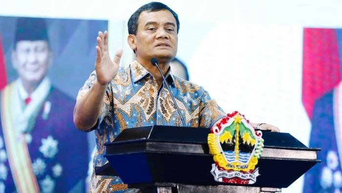 **Ahmad Luthfi Gelar Dialog Buruh-Pengusaha, Upah Minimum Jadi Perbincangan Panas**