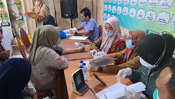 **Ratusan Warga Cikande Bersusah Payah Cek Kesehatan, Apa yang Terjadi Dekat Kawasan Terpapar Radioaktif?**