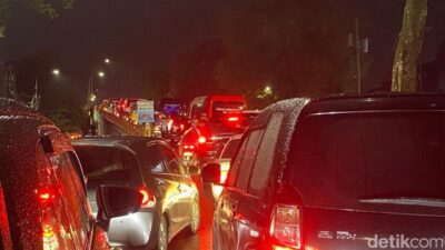 Banjir Semarang: Cerita Pengendara yang Tersedot dalam Maut Macet
