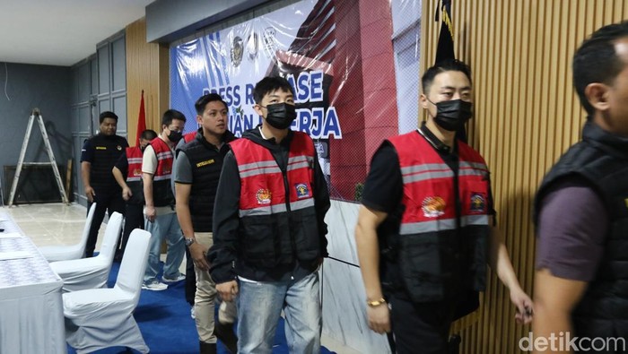 6 WNA China Dideportasi dari Jogja, Diduga Salahgunakan Izin Tinggal