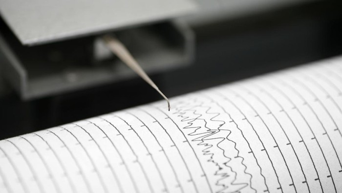 **Gempa M 4,8 Mengguncang Melonguane Sulut, Warga Berbondong-bondong Evakuasi**