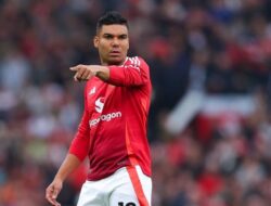 “Casemiro: Kunci Sukses dan Teladan bagi Generasi Baru Man United”