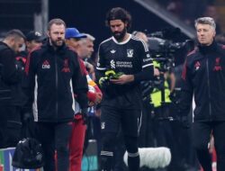 “Liverpool Jeblok, Siapa yang Bertanggung Jawab?” Subheadline: “Scholes: Alisson Absen”