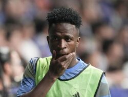 **Vinicius Minta Maaf atas Reaksi Marah dalam El Clasico vs Barcelona**