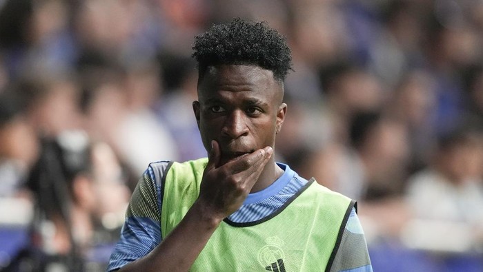 **Vinicius Minta Maaf atas Reaksi Marah dalam El Clasico vs Barcelona**